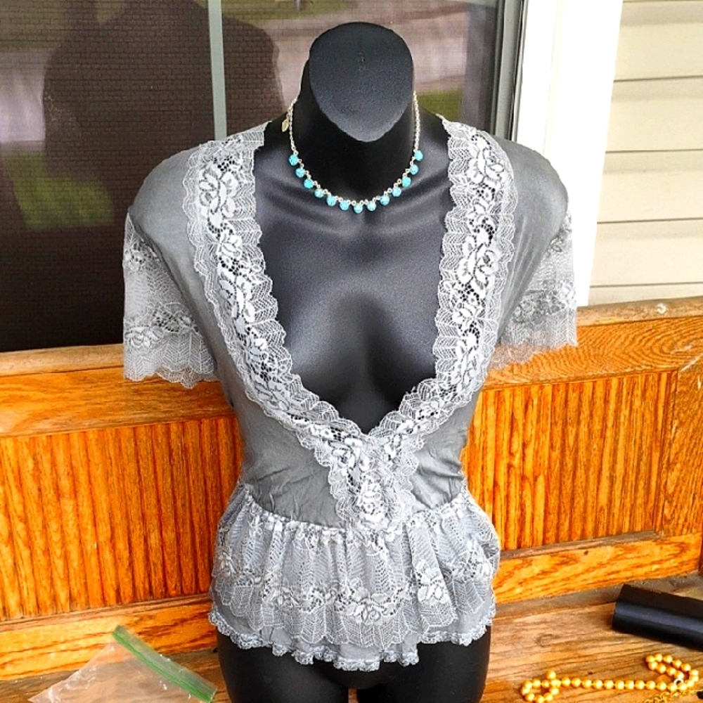 Beautiful!POL,Rose blossom,Slate gray,Lace Detail,Peblem Top!